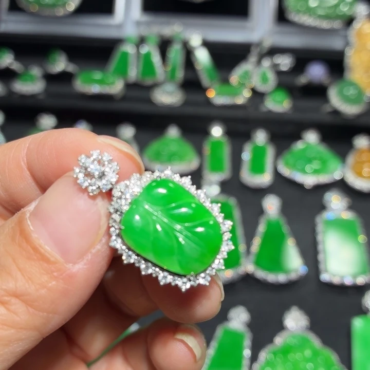 翡翠18K金镶嵌吊坠(不含链)翡翠