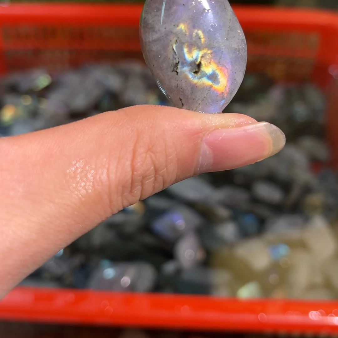 拉长石吊坠未镶嵌你***星