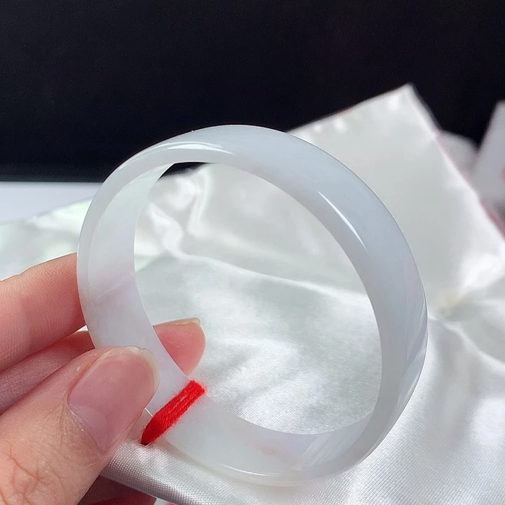 【闪购商品】翡翠手镯未镶嵌52圈
