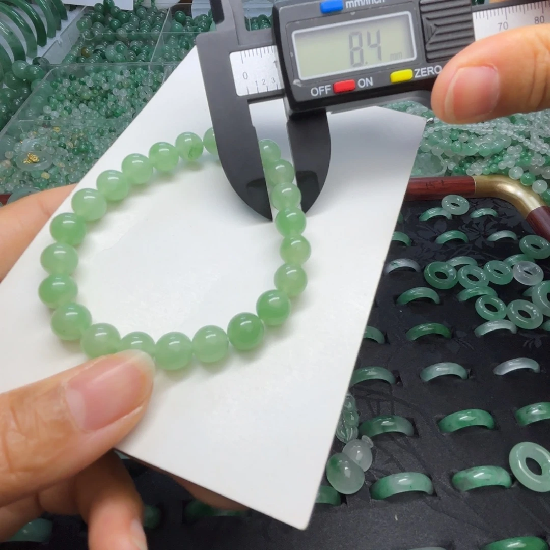 石英质玉（非洲翠）未镶嵌散珠果绿手串