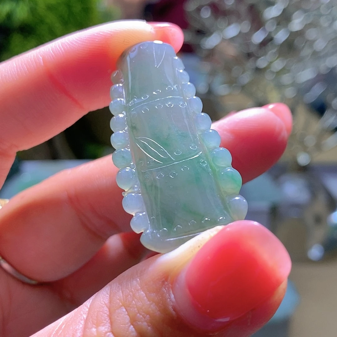 【闪购商品】翡翠未镶嵌颈饰节