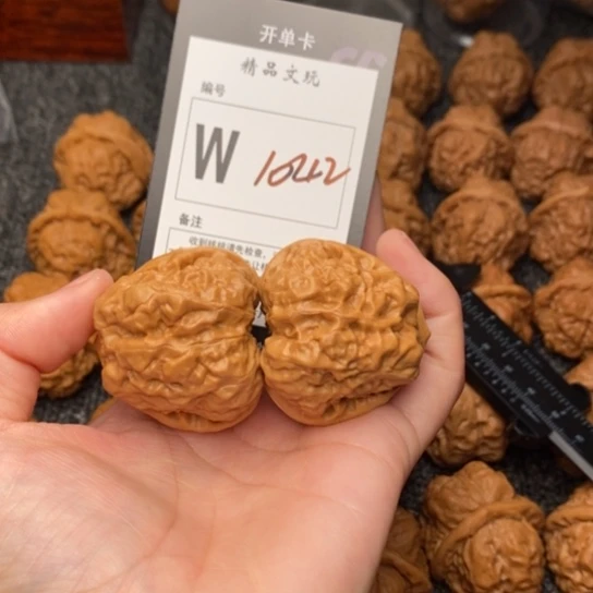 吊坠桃核我是第一百41