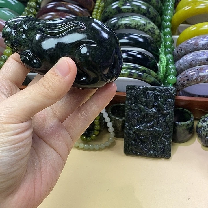 蛇纹石玉未镶嵌手把件