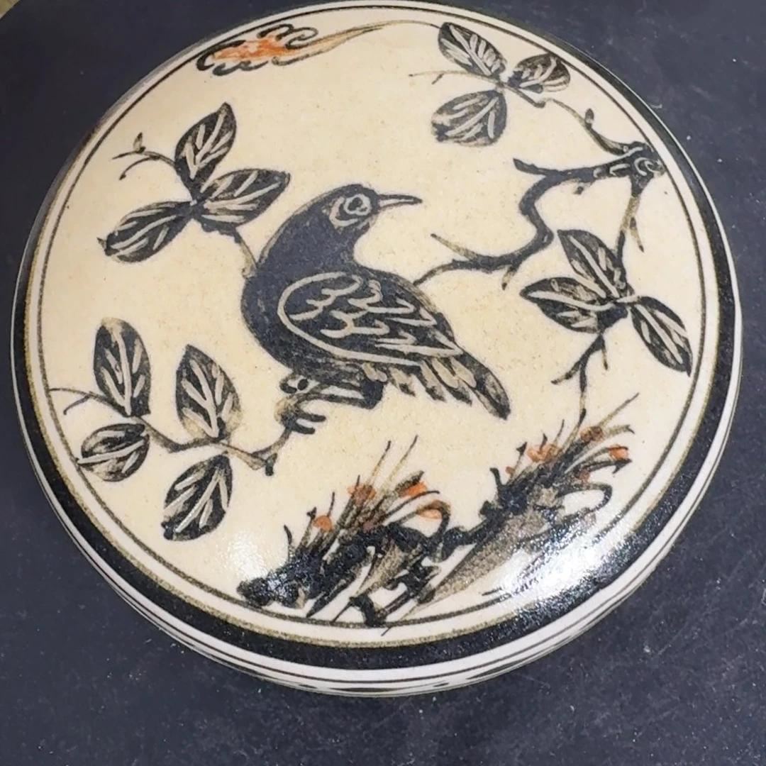 国***哥瓷片器形美观大方典雅