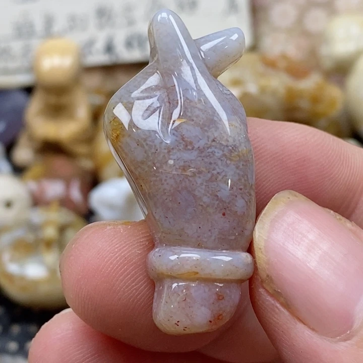 颈饰未镶嵌硅化珊瑚(珊瑚玉)