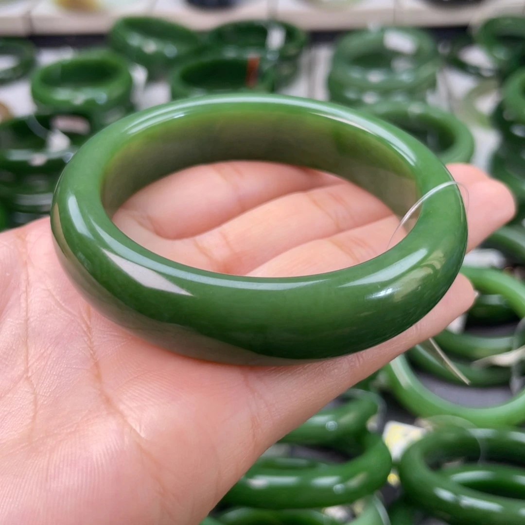 和田玉（碧玉）未镶嵌手镯
