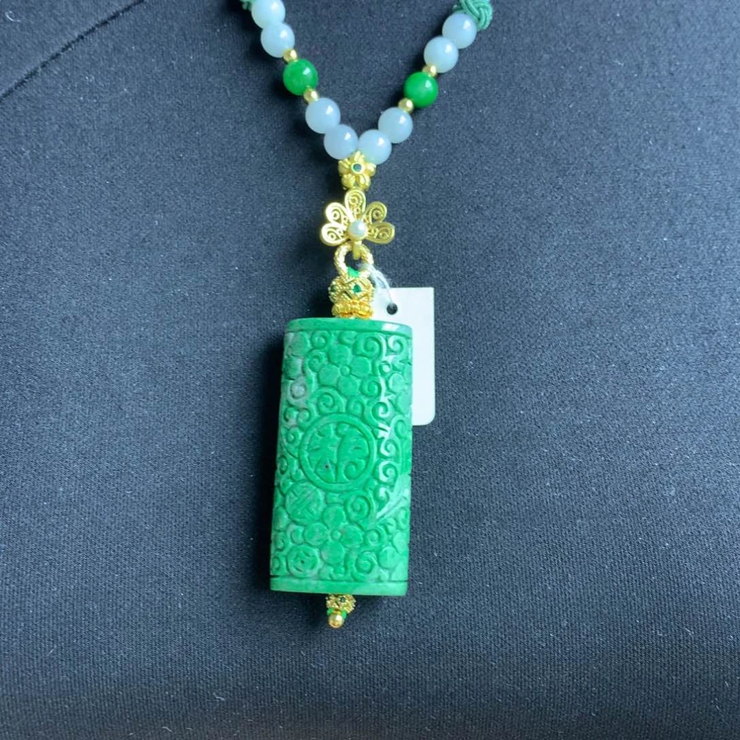 翡翠颈饰未镶嵌翡翠