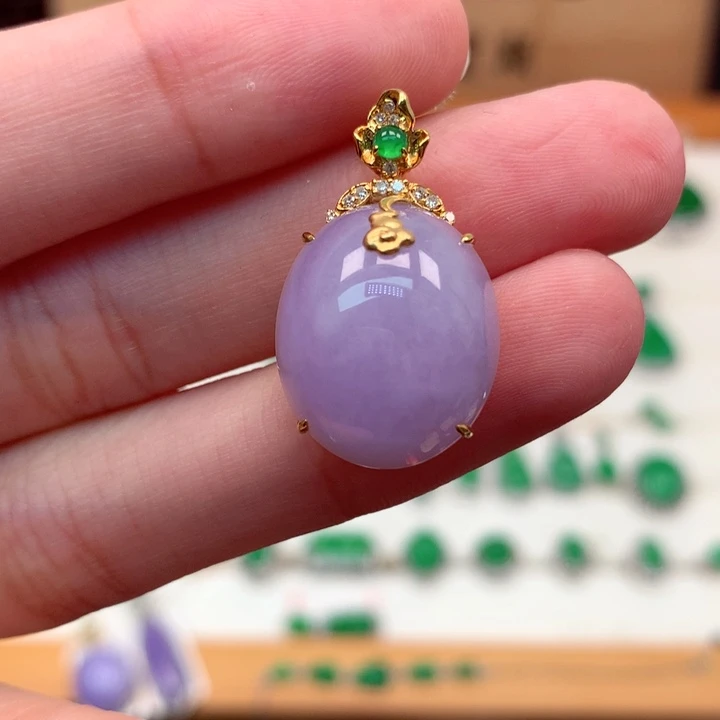 翡翠18K金镶嵌颈饰翡翠