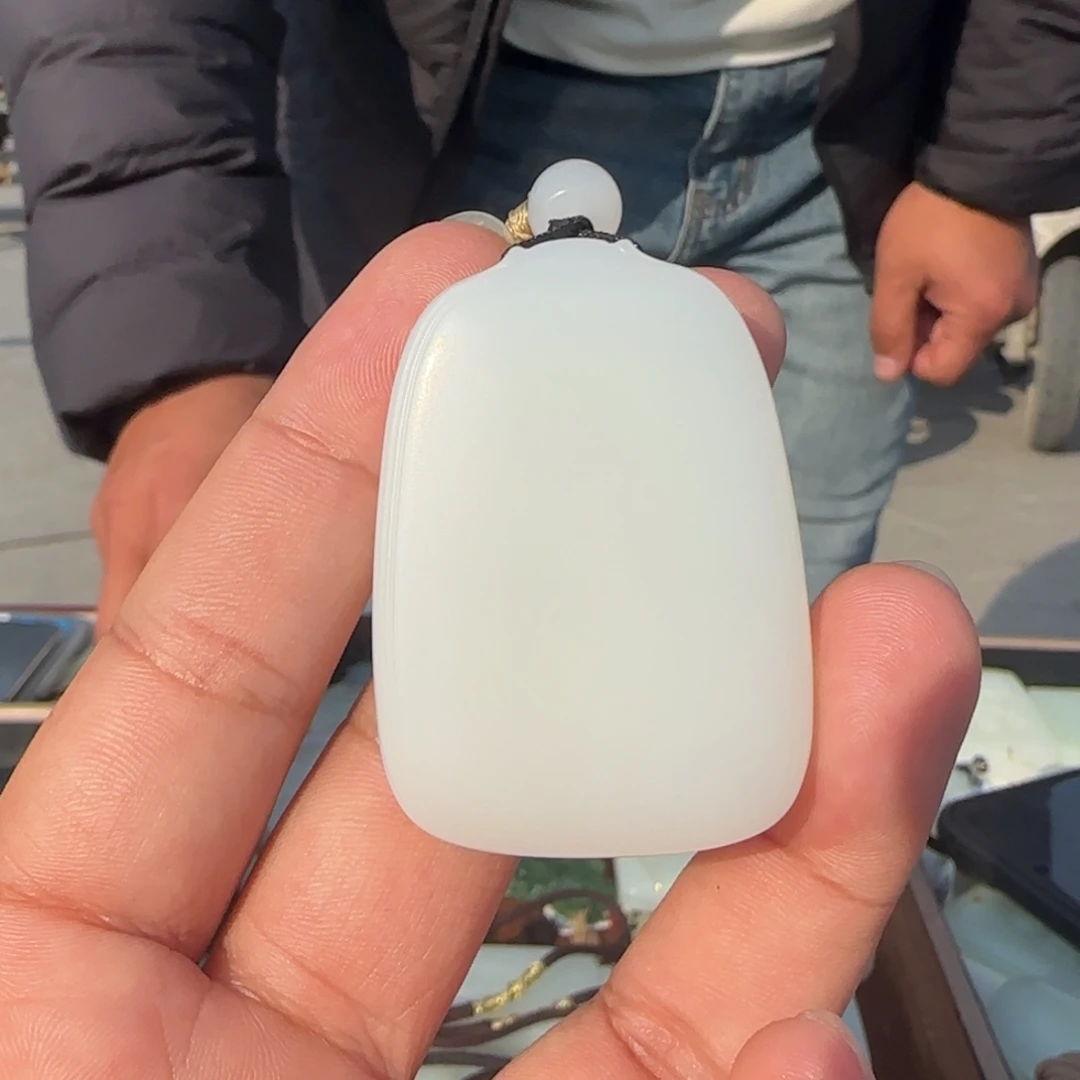 十***年和田玉未镶嵌颈饰