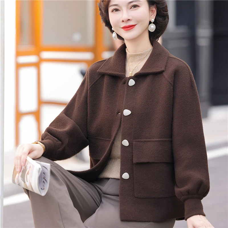50岁妈妈秋装毛呢外套女新款中老年人小个子时尚减龄短款外搭上衣
