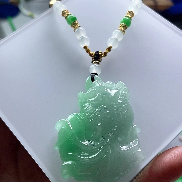 吊坠(赠链)未镶嵌翡翠赠链