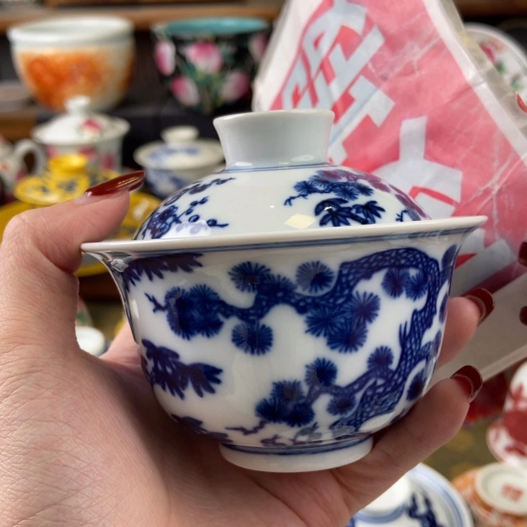 金****队陶瓷艺术家的作品是一