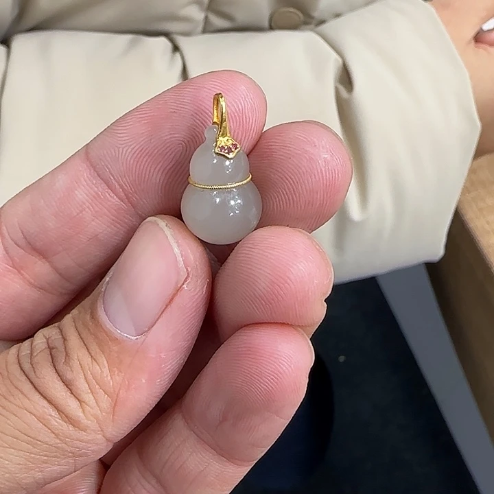 和田玉颈饰18K金镶嵌