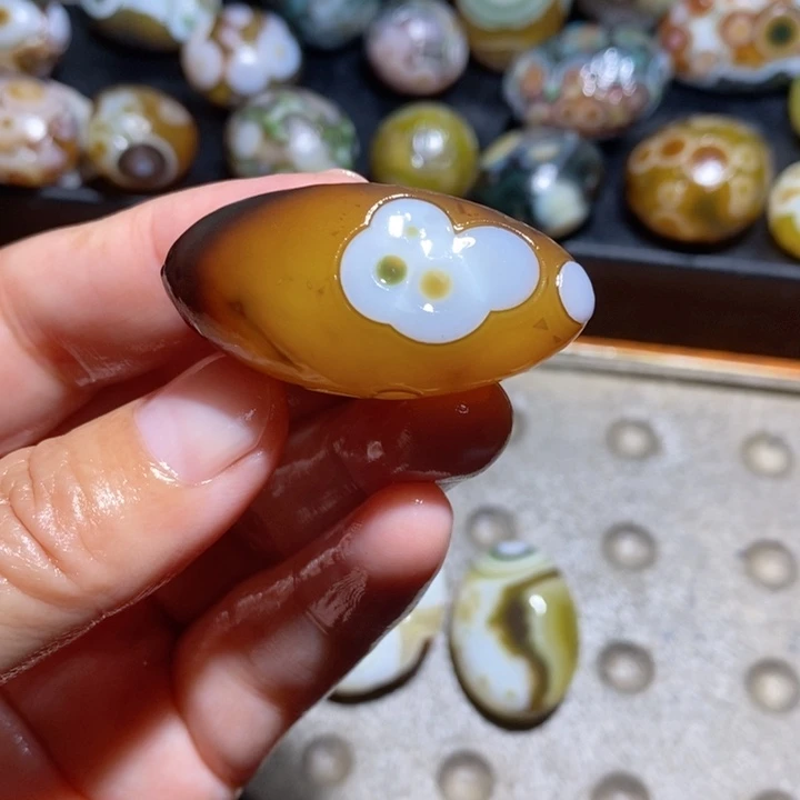 未镶嵌玛瑙/玉髓珠宝半成品98