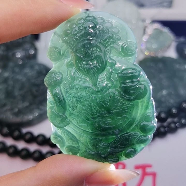 翡翠颈饰未镶嵌天然的A货翡翠多样性发货