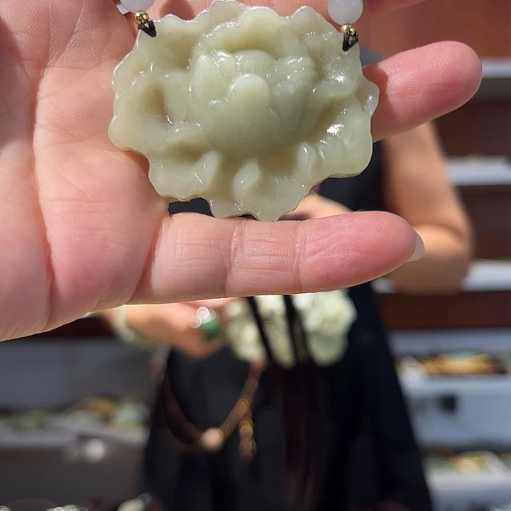 岫玉未镶嵌毛衣链