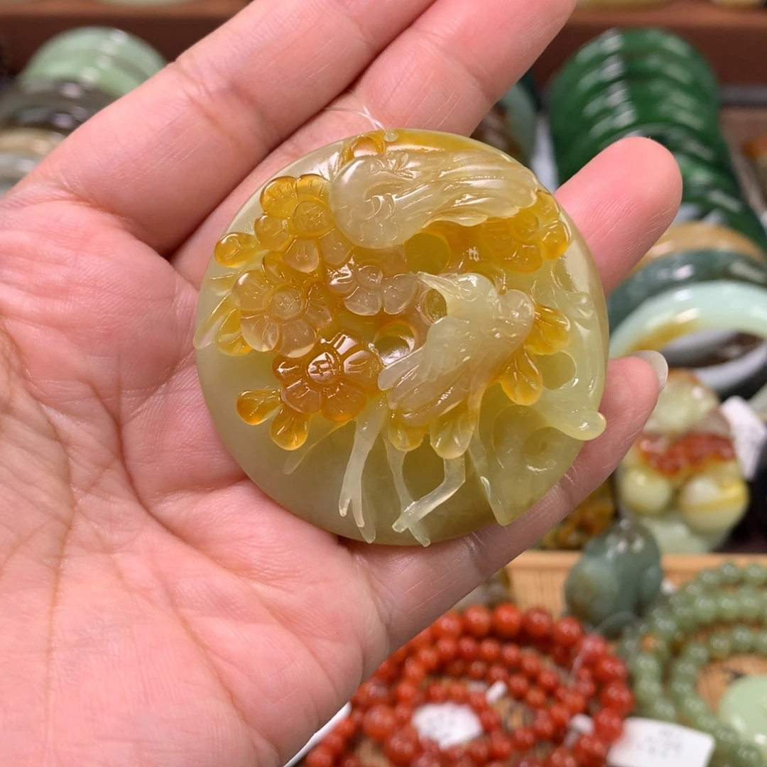 未镶嵌岫玉颈饰吊坠