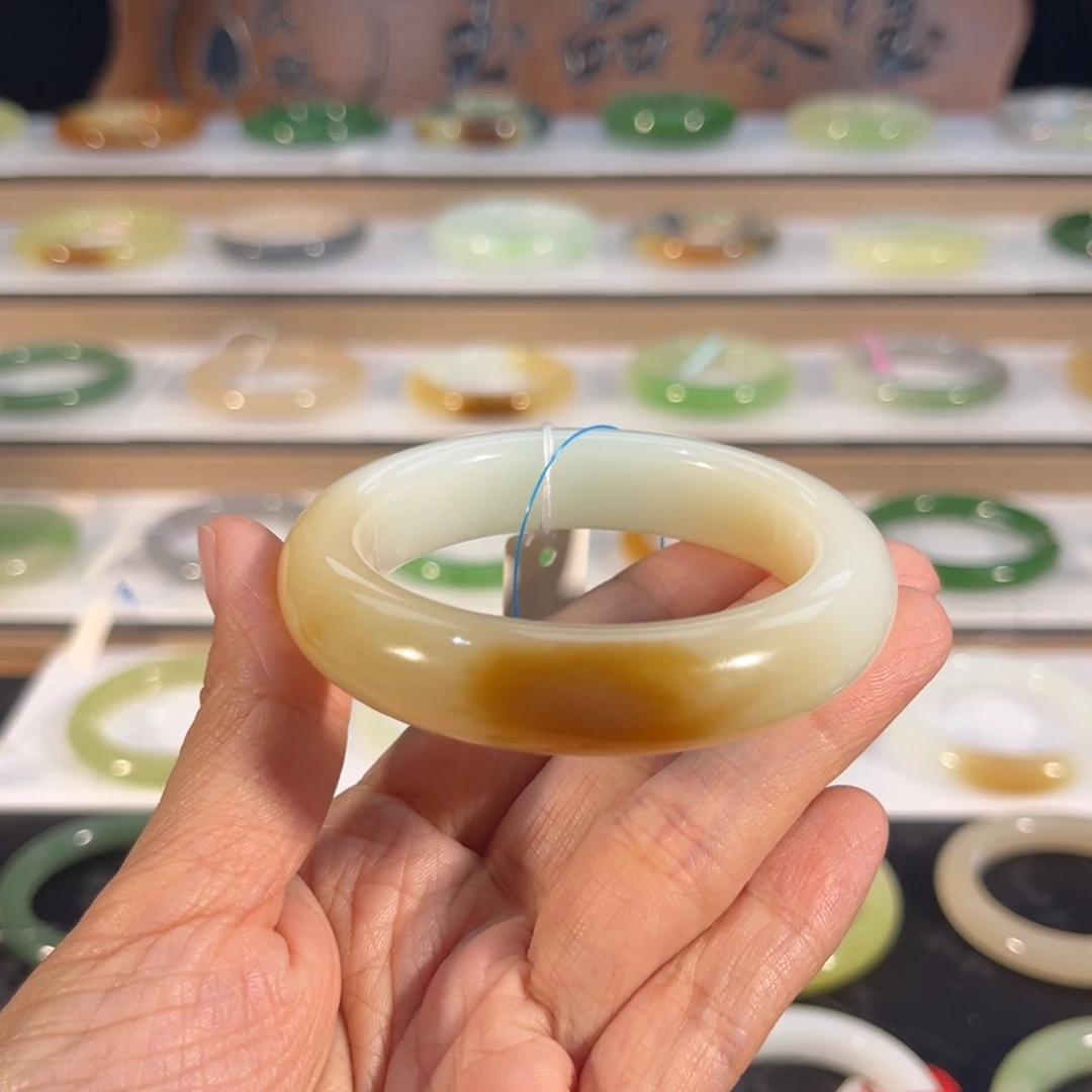 和田玉未镶嵌手镯  「糖白」小圈高品 无包容！