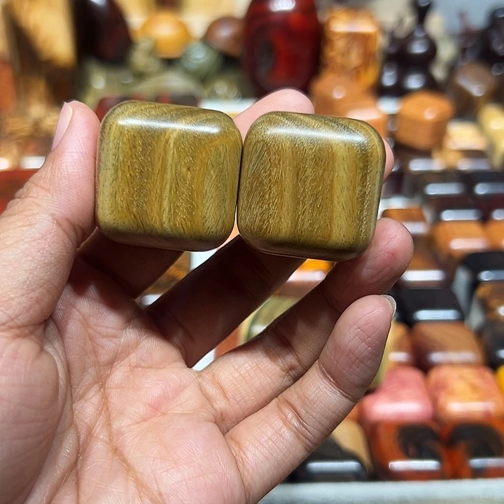 围***众绿檀木木方块一对