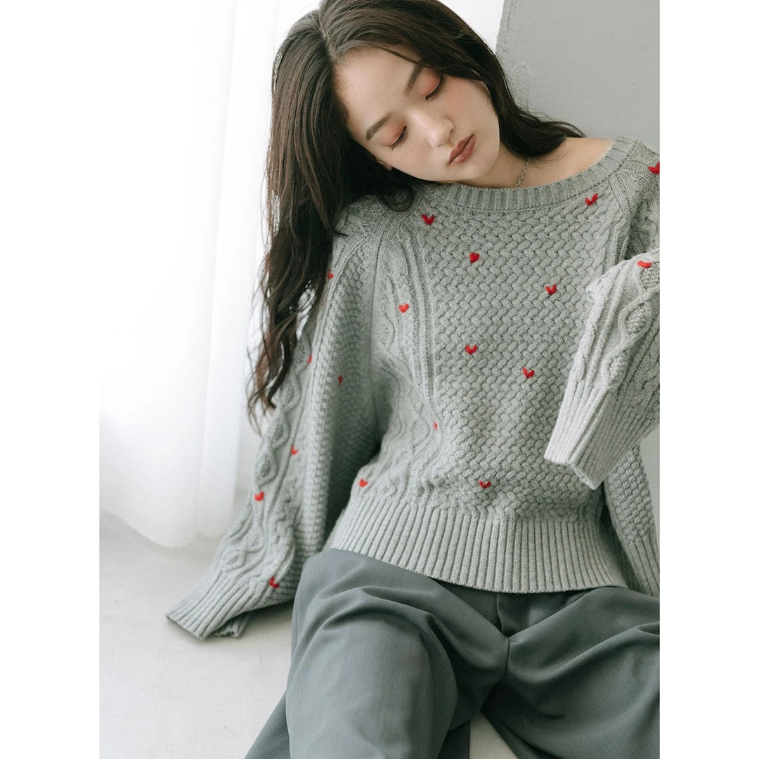 【MonTendre】秋冬新款 C 心形提花上衣扭花气质宽松刺绣麻花针织衫