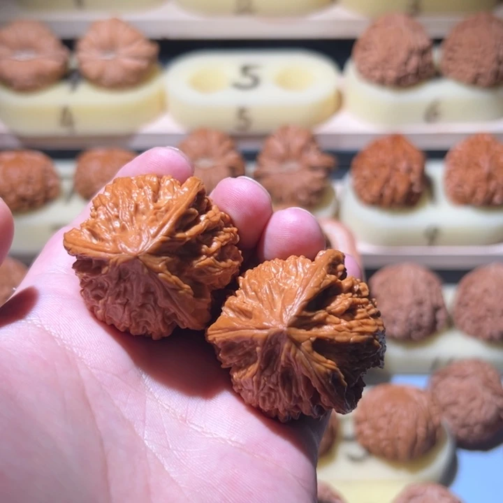 文玩核桃吊坠文山40