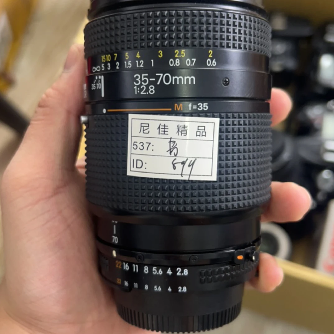 9新 尼康 卡口 二手单反相机/镜头（无配件）