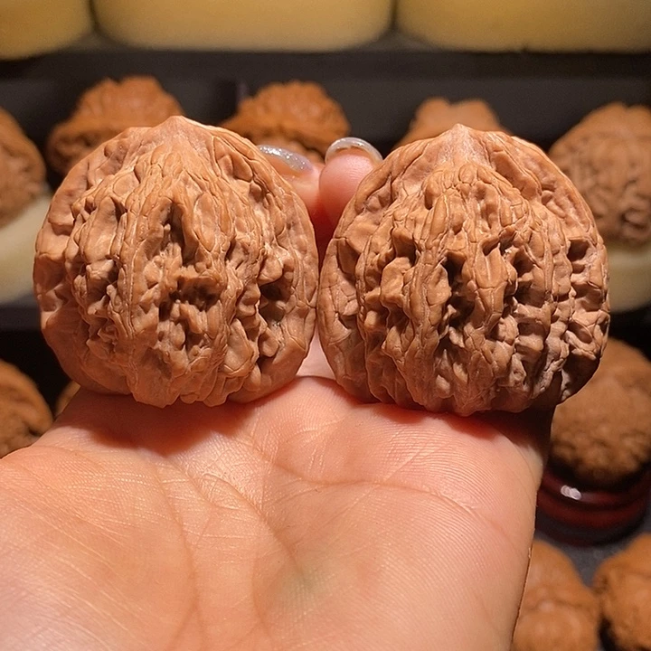 文玩核桃把件43麦穗虎头