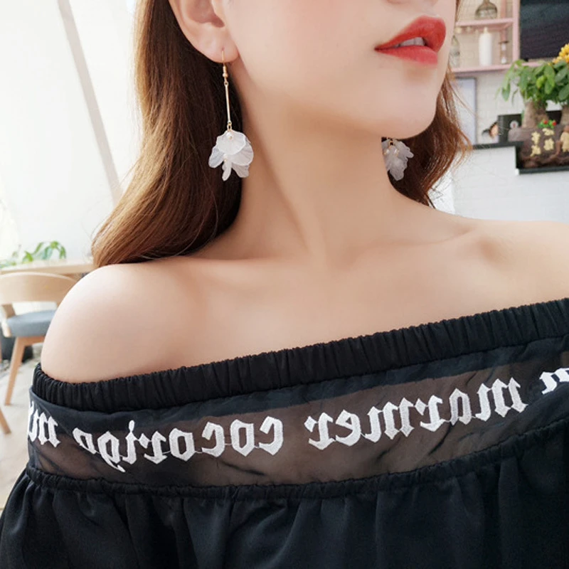 铜合金亚克力耳饰 新款少女心时尚气质白色花瓣耳坠无耳洞耳夹