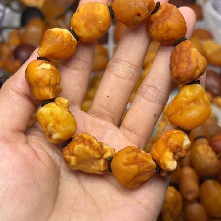 琥珀未镶嵌裸石天然蜜蜡