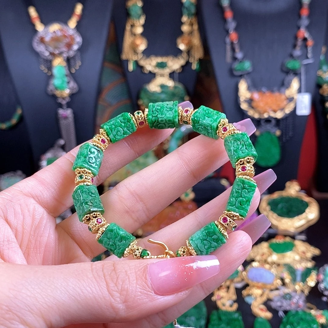 翡翠未镶嵌吊坠(赠链)手链