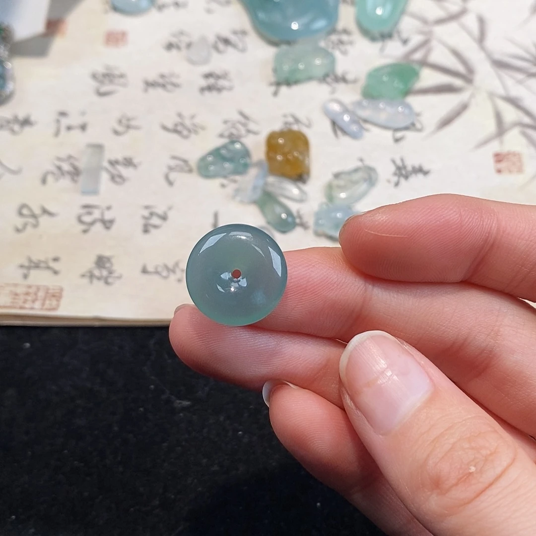 翡翠颈饰未镶嵌天然翡翠