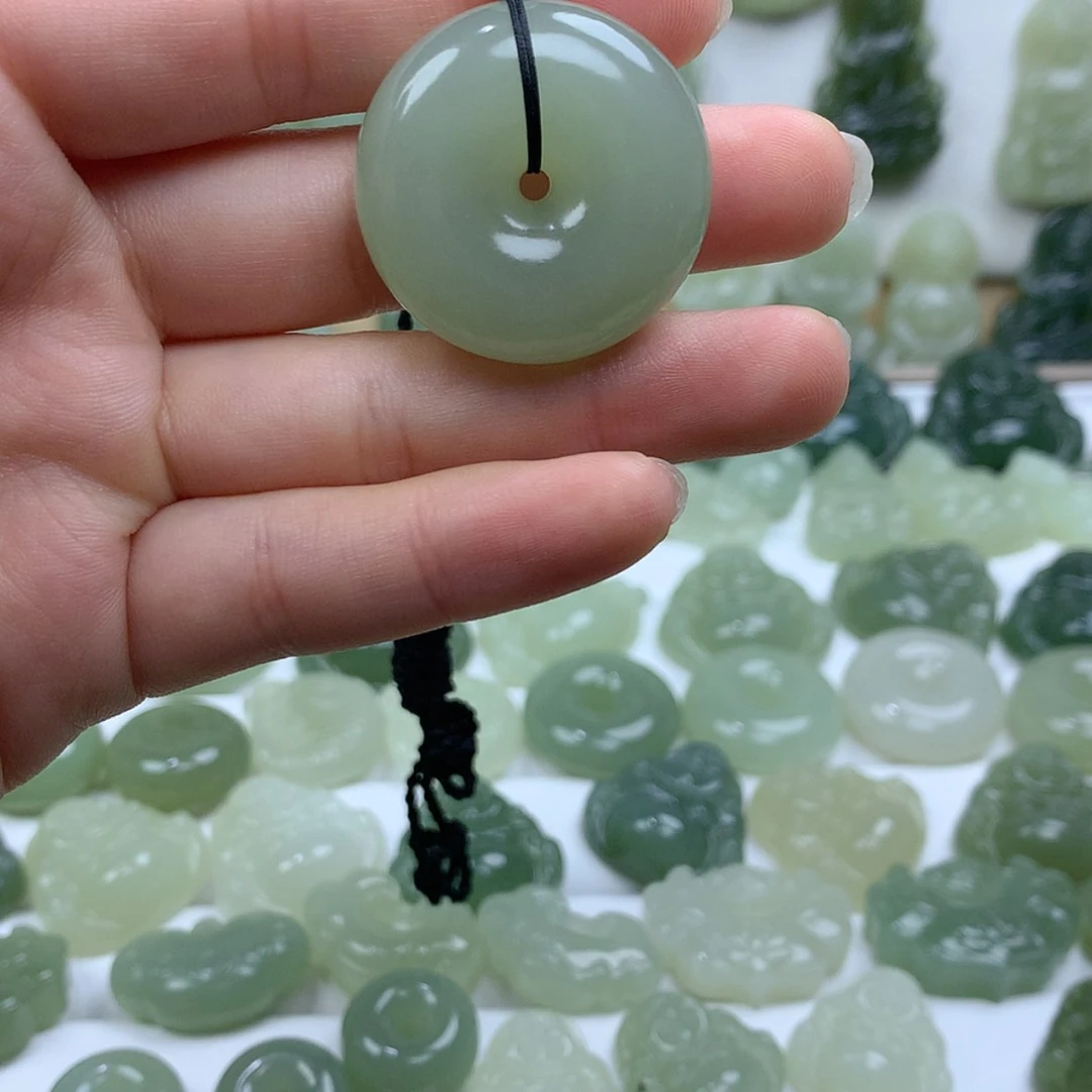 【闪购商品】颈饰未镶嵌和田玉