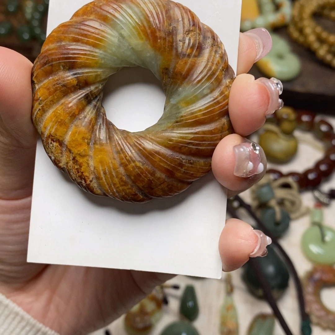 岫岩河磨玉（透闪石质玉）颈饰未镶嵌沧**栗