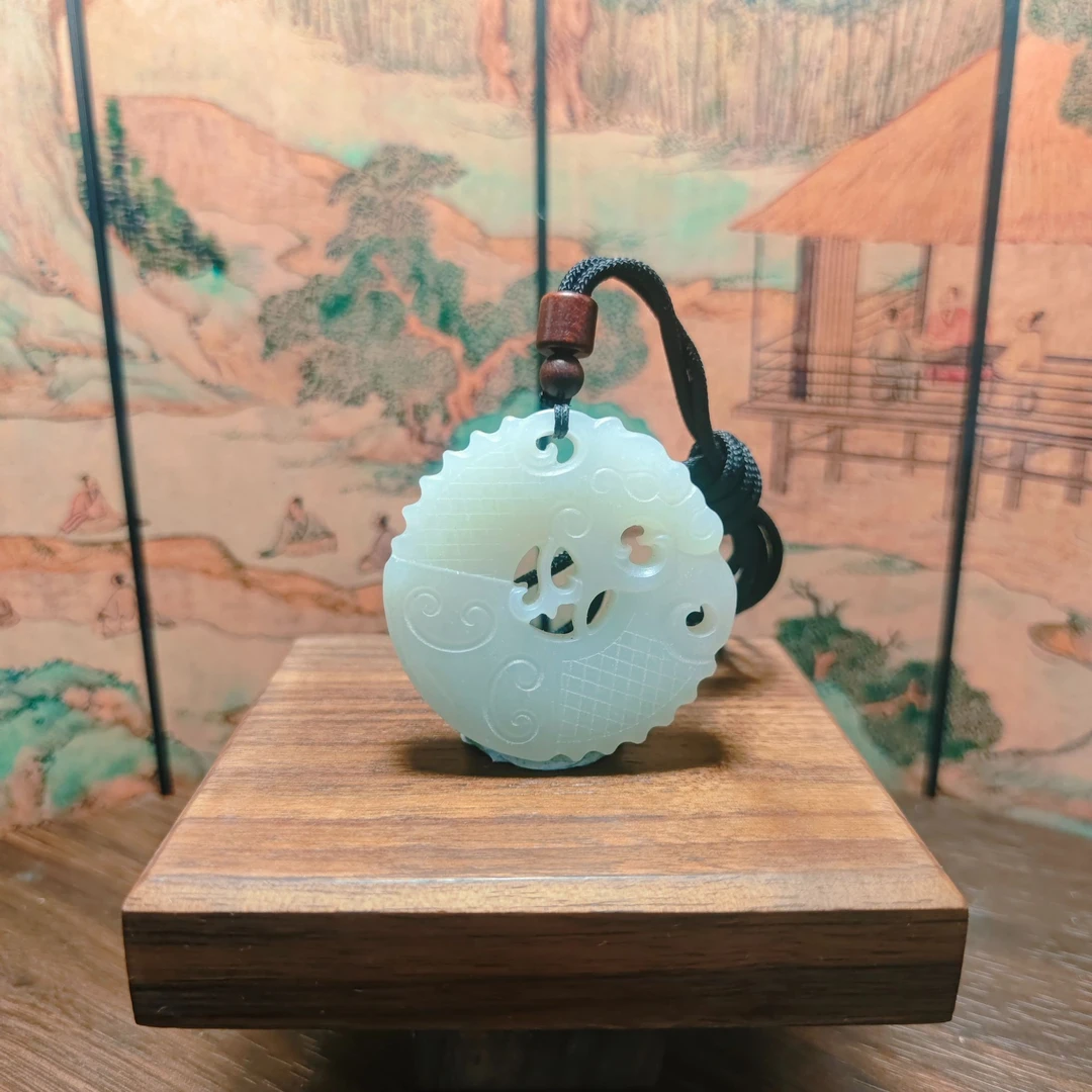 A和田玉鱼化龙吊坠0188