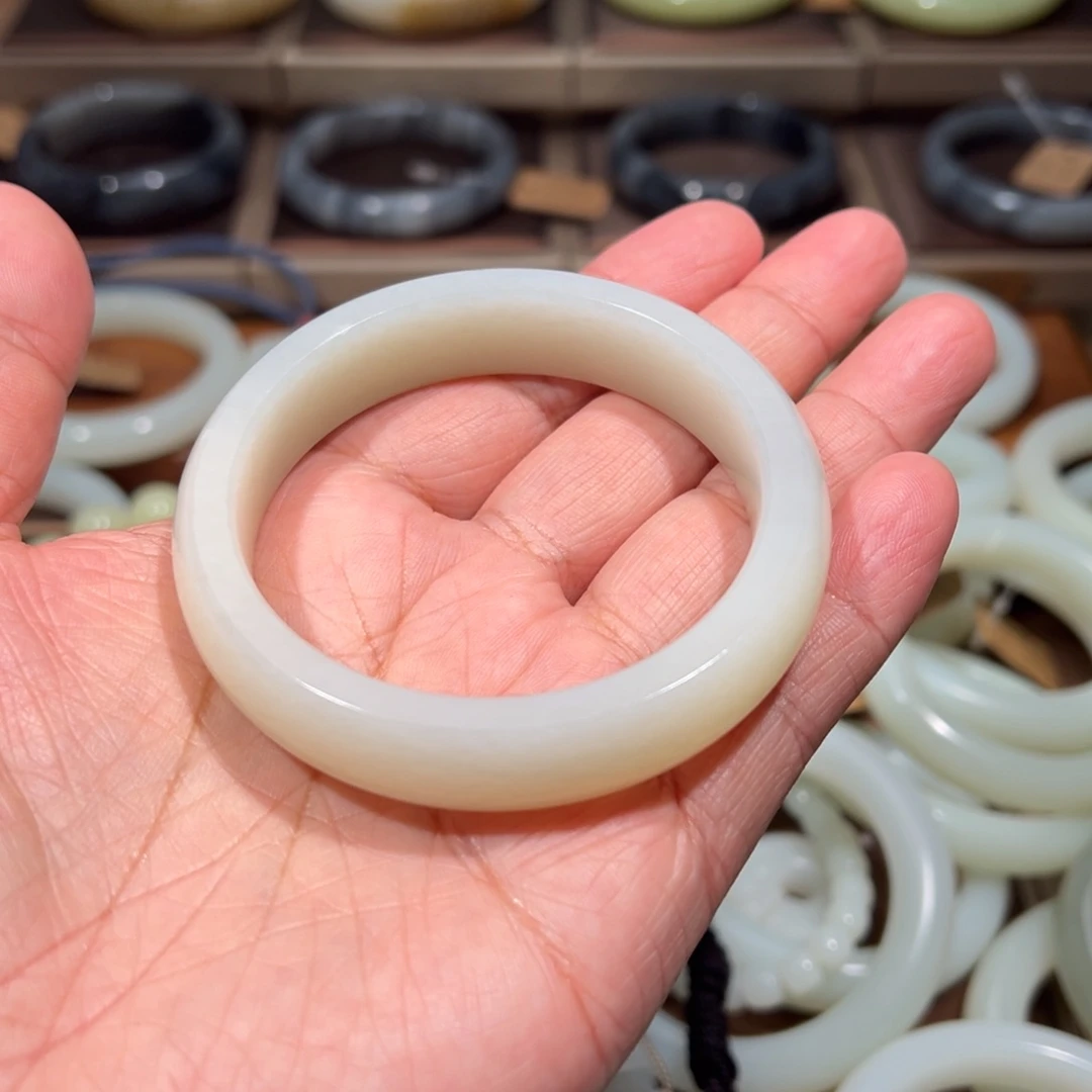 和田玉未镶嵌手镯58mm