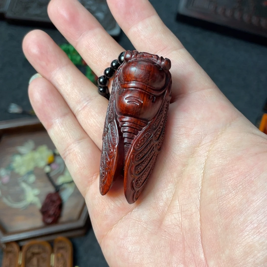 非洲紫檀（红花梨）蝉