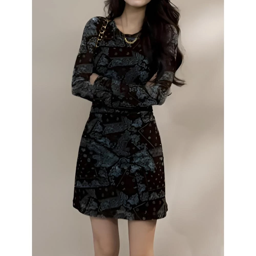 大婷婷秋冬圆领短裙加绒长袖印花法式修身连衣裙显瘦打底a字短裙