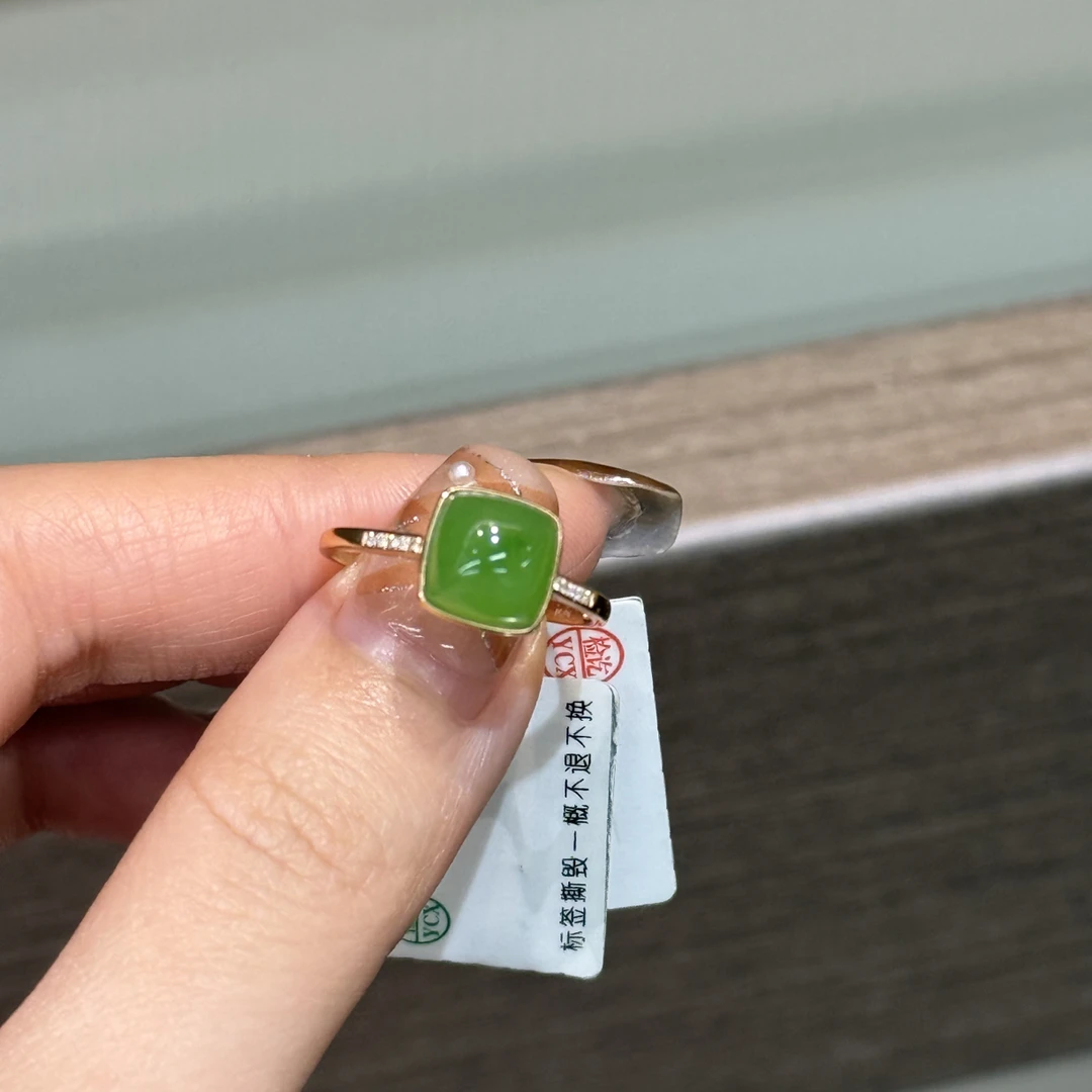 04079和田玉18K金镶嵌碧玉戒指戒面约8mm