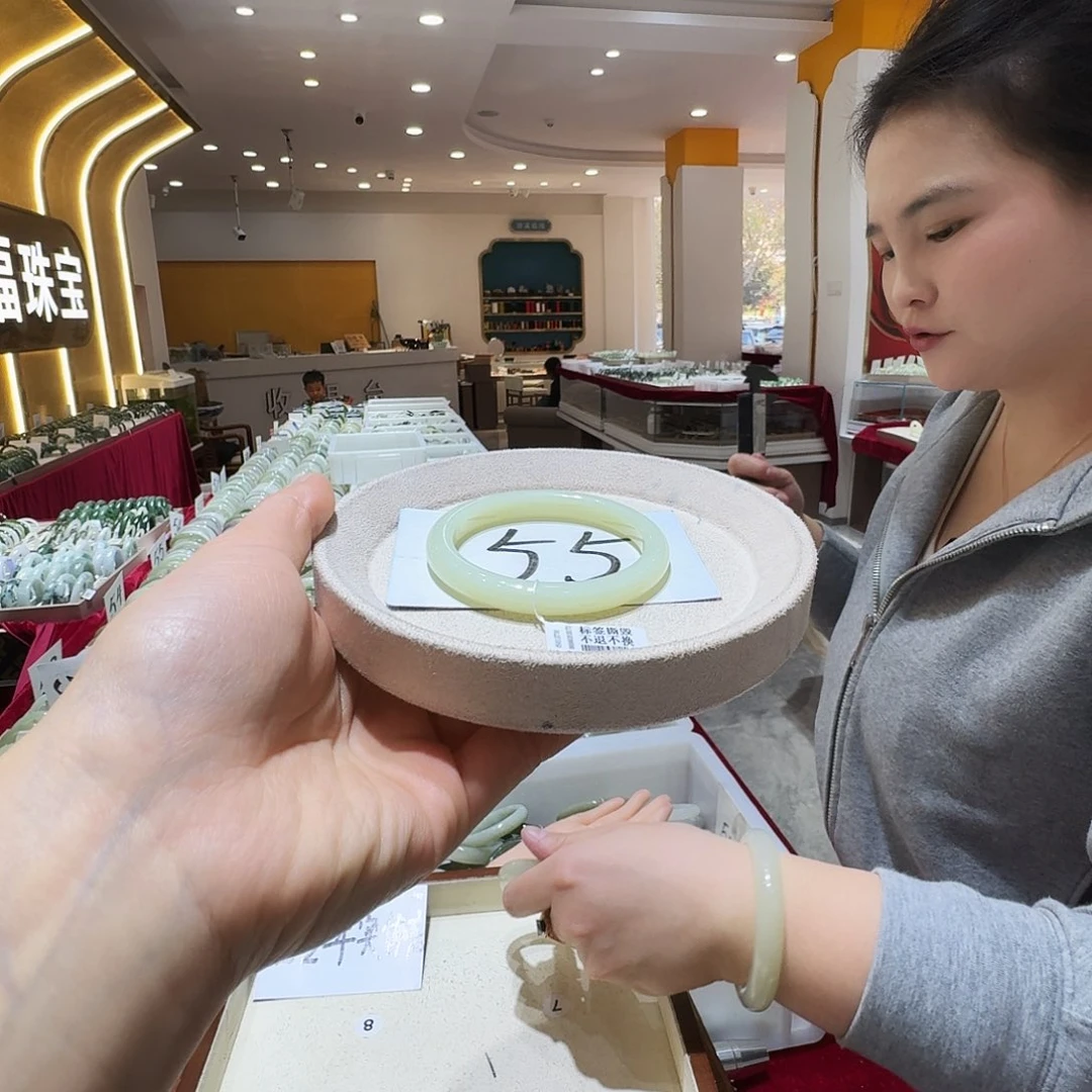 和田玉未镶嵌手镯103