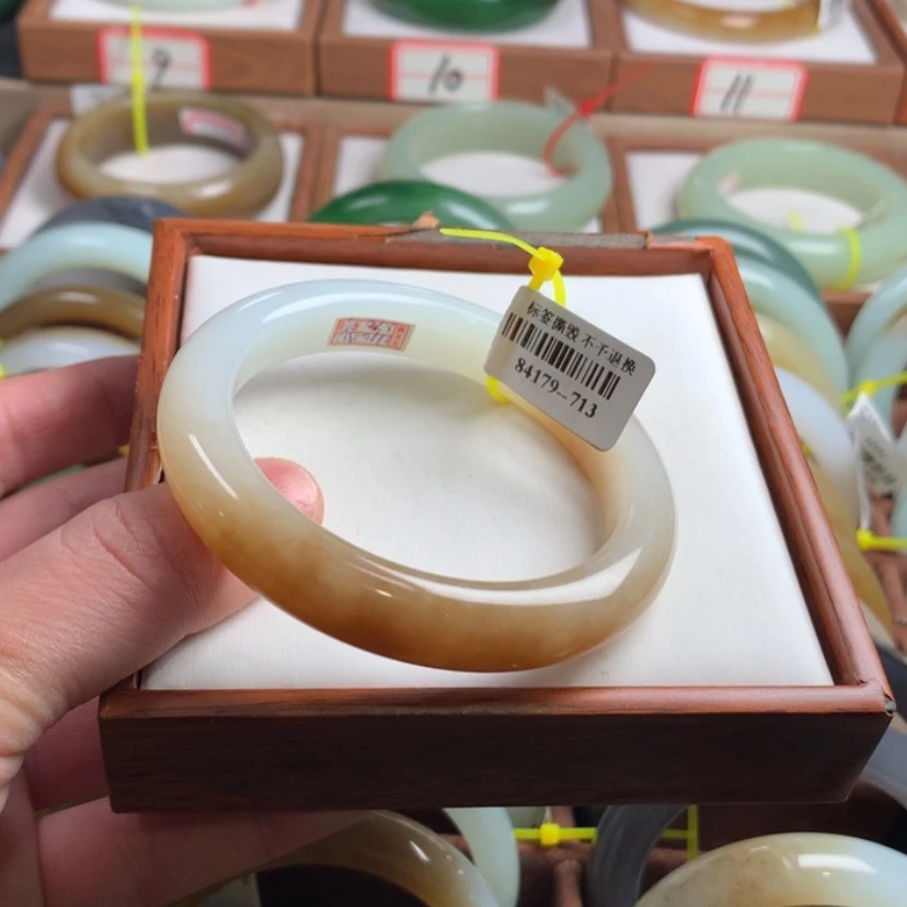 【闪购商品】和田玉手镯未镶嵌54.5