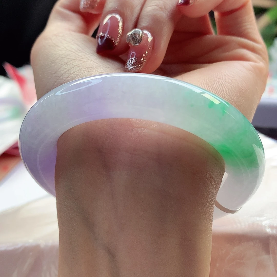 翡翠手镯未镶嵌54-55圈口冰春彩中万战斗机