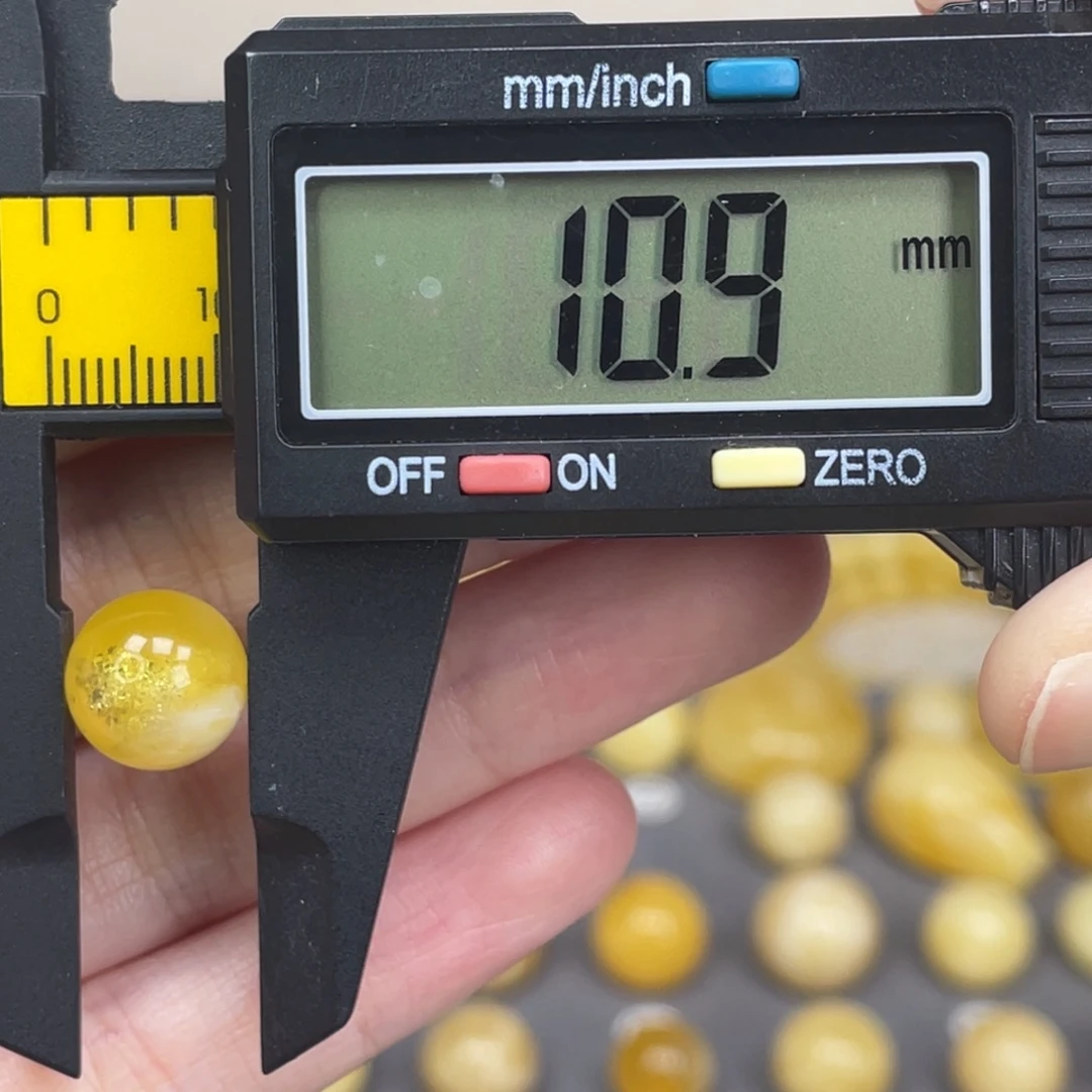 琥珀未镶嵌裸石60