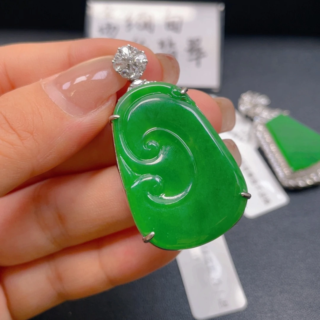 翡翠银S925镶嵌颈饰翡翠