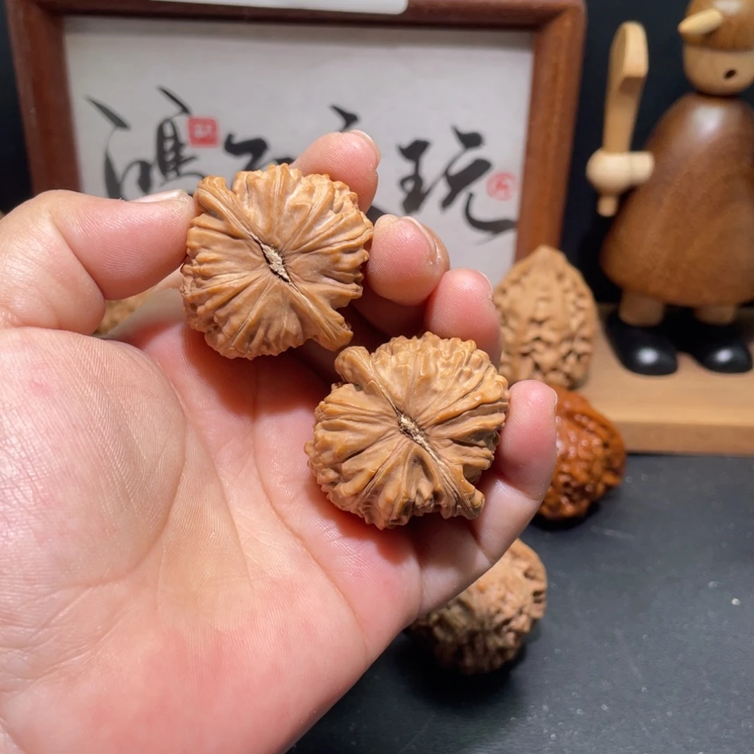 桃核吊坠白狮子狮子头