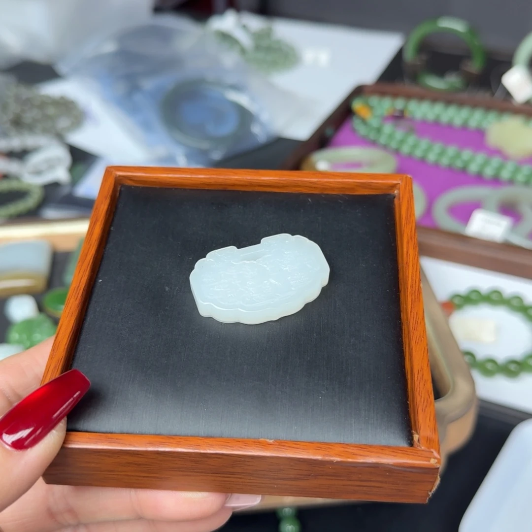 奶***.和田玉未镶嵌吊坠(不含链)