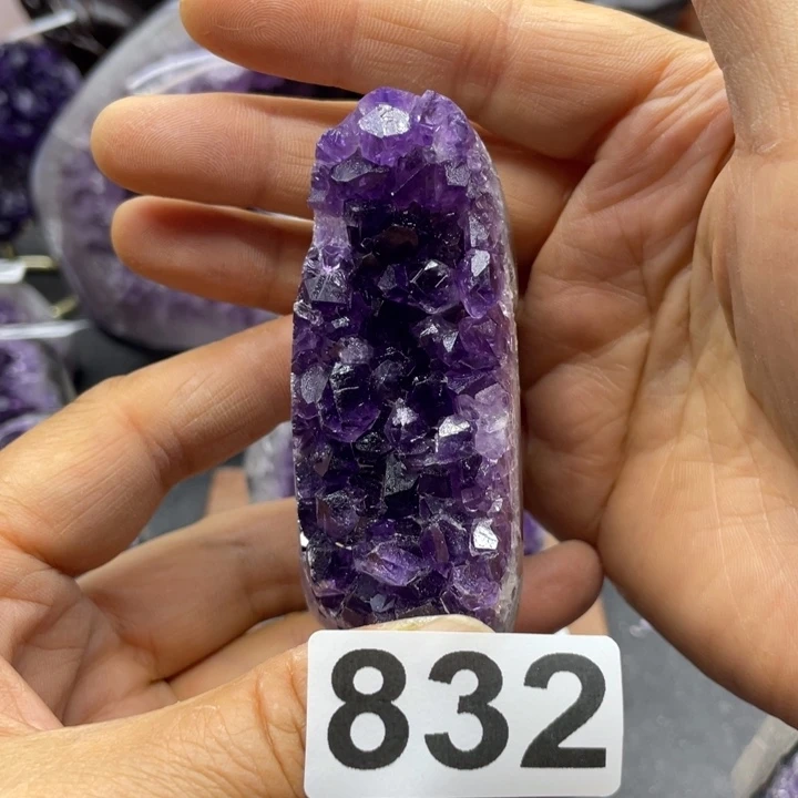 未镶嵌水晶大型摆件（非配饰）