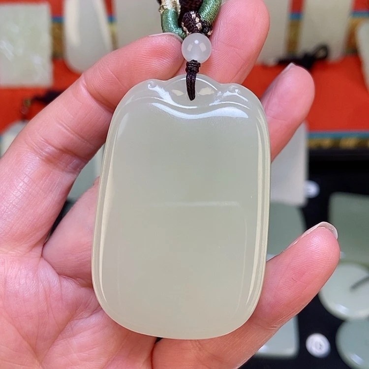 【闪购商品】颈饰未镶嵌和田玉