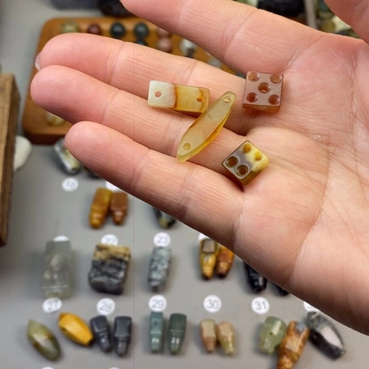 巅***蛇纹石玉未镶嵌百搭配饰