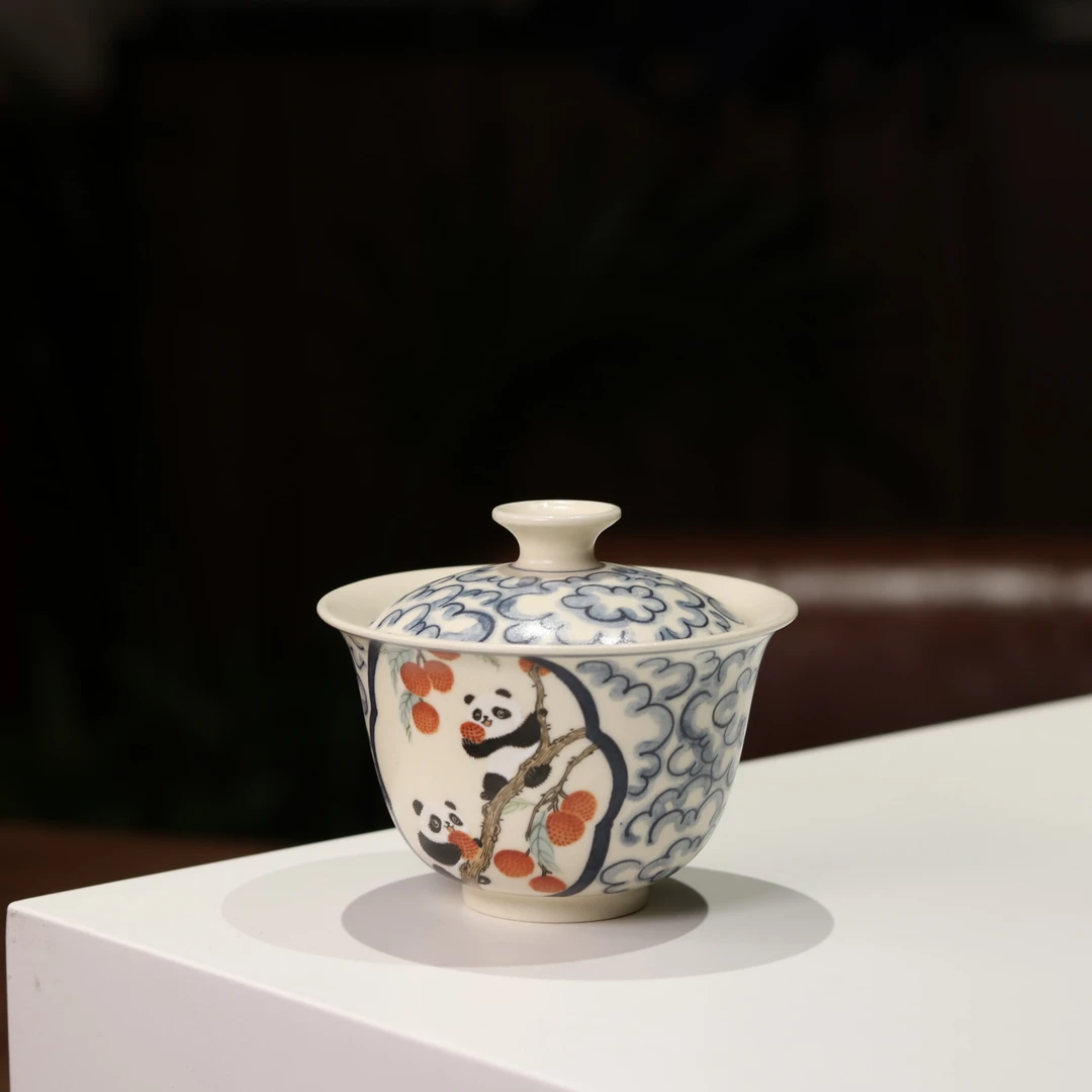 茗器山房 景德镇手绘斗彩青花祥云荔枝熊猫盖碗 茶道茶具 120cc