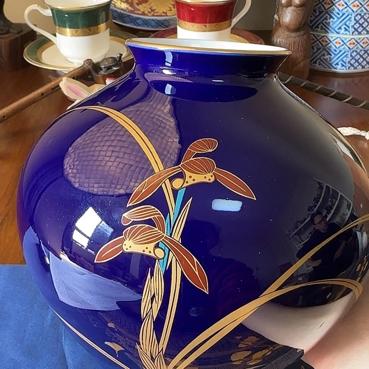 瓷3006香兰社大肚花瓶